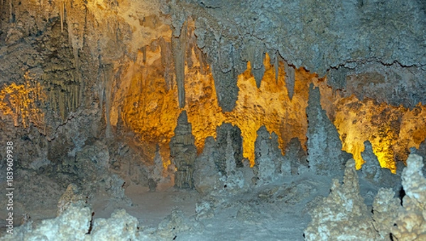 Fototapeta Backlighting Showing Dramatic Cave Features