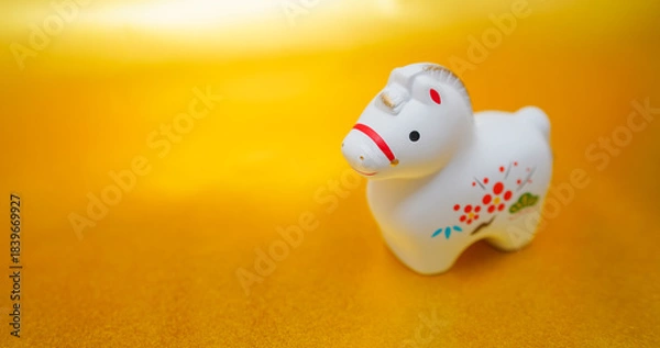 Obraz 午の置物と金色背景