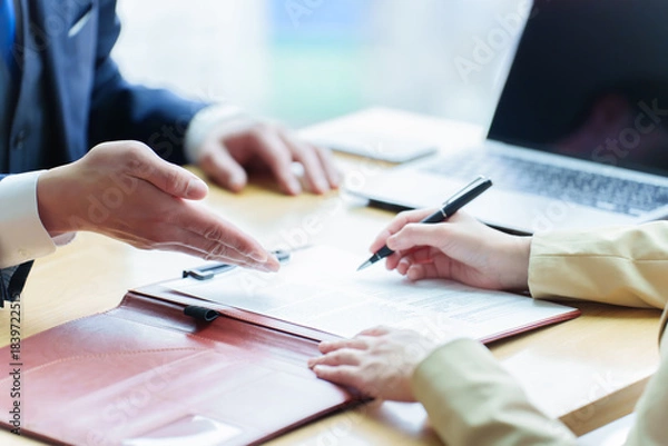 Obraz 契約書　申込書　書類　サイン　署名