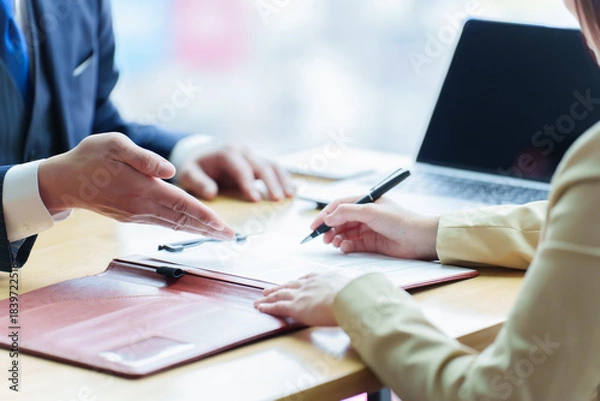 Obraz 契約書　申込書　書類　サイン　署名