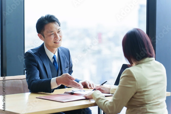 Obraz 契約書　申込書　書類　サイン　署名