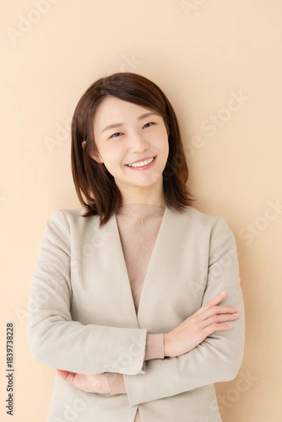Obraz ビジネス　女性　ベージュ