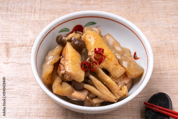 Obraz 鶏肉とこんにゃくの煮物