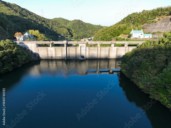 Obraz 徳島県阿南市　福井ダム　ダム湖