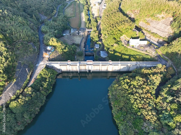 Obraz 徳島県阿南市　福井ダム　ダム湖