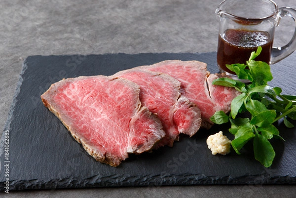 Obraz 黒毛和牛ヒレ肉のローストビーフ