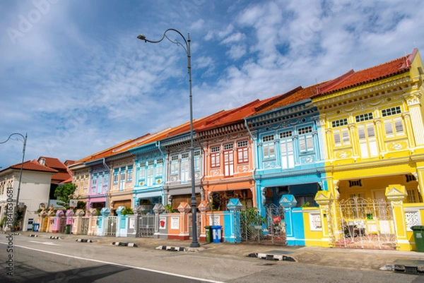 Fototapeta シンガポール カトン地区 プラナカン建築が並ぶクーン・セン・ロードのカラフルな街並み