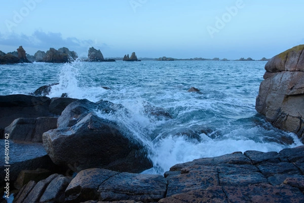Obraz Petit matin sur la côte bretonne à Plougrescant - France
