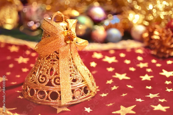 Obraz ベルのクリスマスオーナメント　クリスマス飾りの背景装飾　パーティー