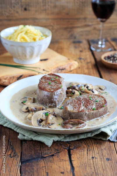 Obraz Rinderfilet mit Champignonsauce