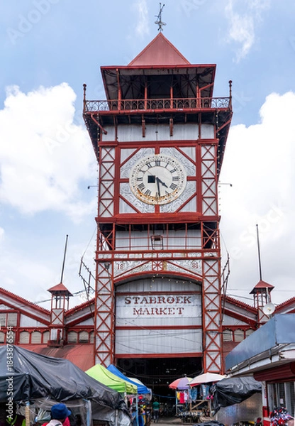 Obraz Guyana, Georgetown, the clocktower is part of the front entrance of the Stabroek Market.