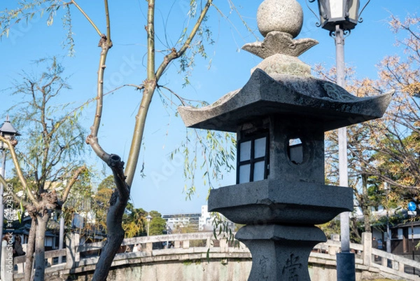 Fototapeta 日本の岡山県倉敷市の白壁の美しいレトロな町並み