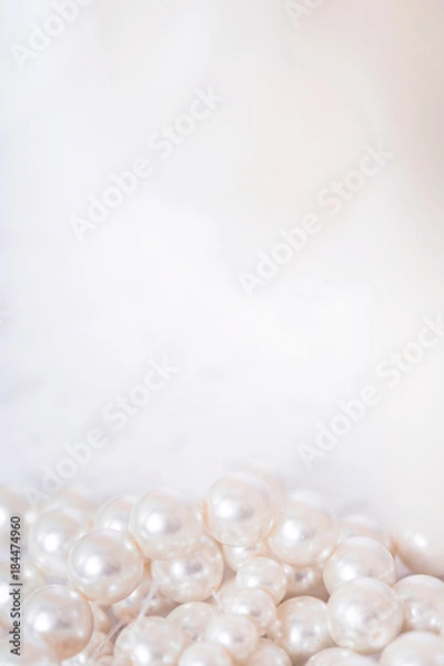 Obraz Stos pereł na białym tle