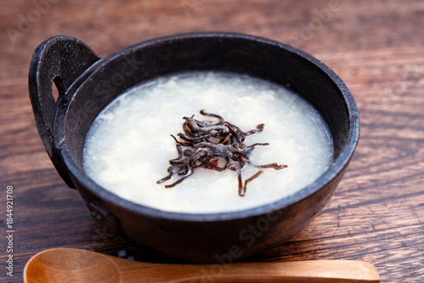 Obraz 塩昆布トッピングのたまごのお粥