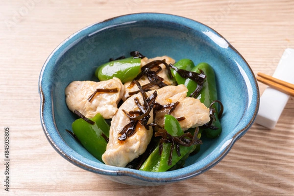 Obraz 鶏ささみとピーマンの塩昆布炒め