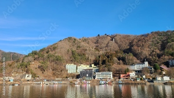 Obraz 湖沿いの街