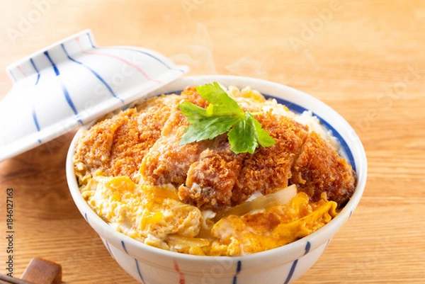 Obraz カツ丼を食べる