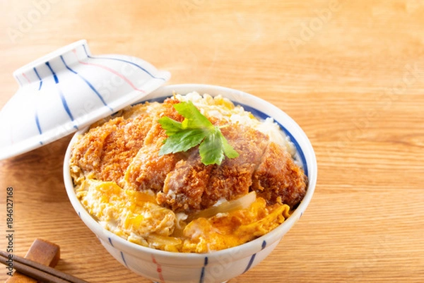 Obraz カツ丼を食べる