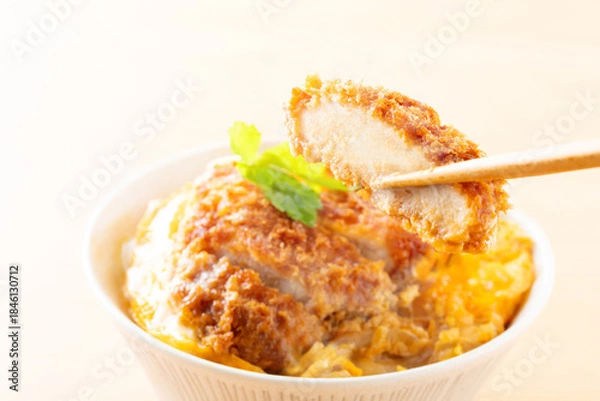 Obraz カツ丼を食べる