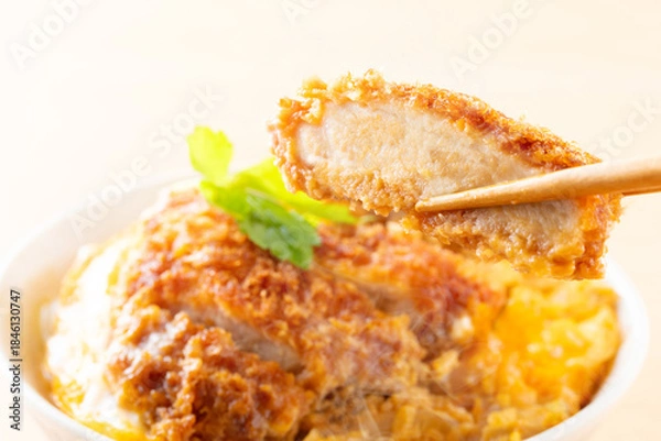Obraz カツ丼を食べる