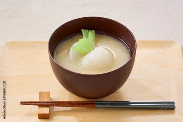 Obraz かぶ入りの白味噌仕立てのお味噌汁