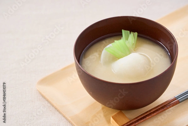 Obraz かぶ入りの白味噌仕立てのお味噌汁