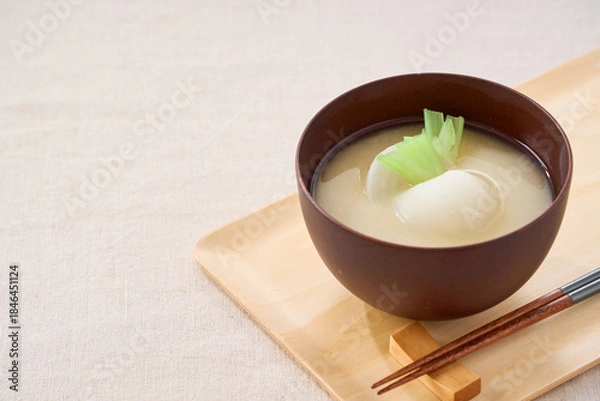 Obraz かぶ入りの白味噌仕立てのお味噌汁