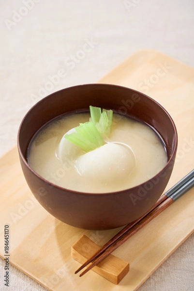 Obraz かぶ入りの白味噌仕立てのお味噌汁