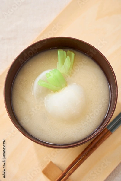 Obraz かぶ入りの白味噌仕立てのお味噌汁