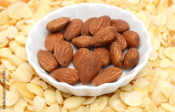 Obraz Almonds isolated on white background