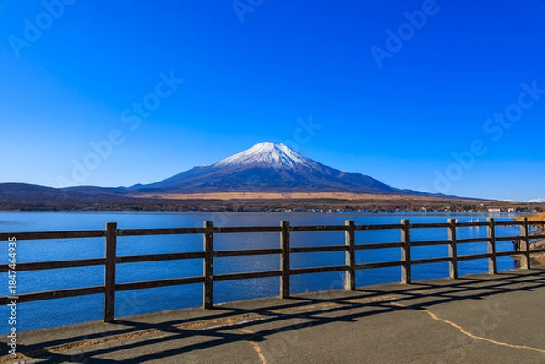 Obraz 山中湖親水公園から見えた冬の青空と富士山