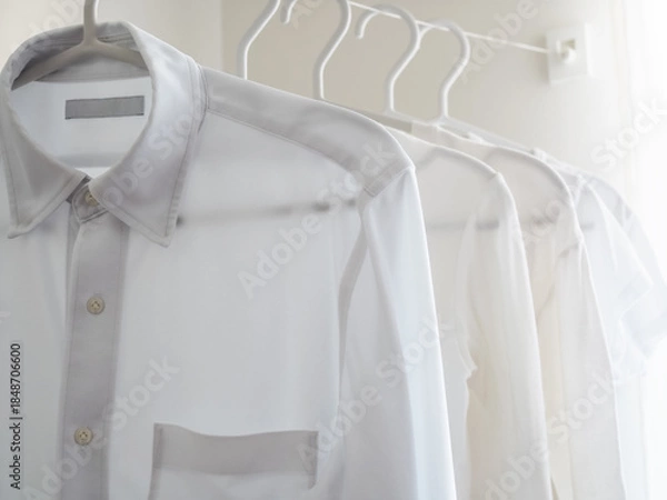 Obraz 室内に干された洗濯物