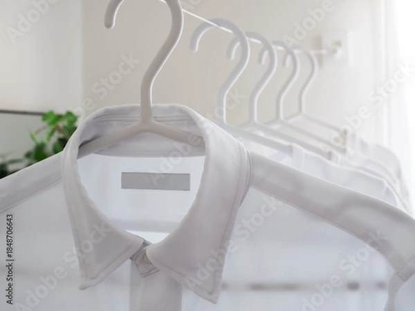 Obraz 室内に干された洗濯物