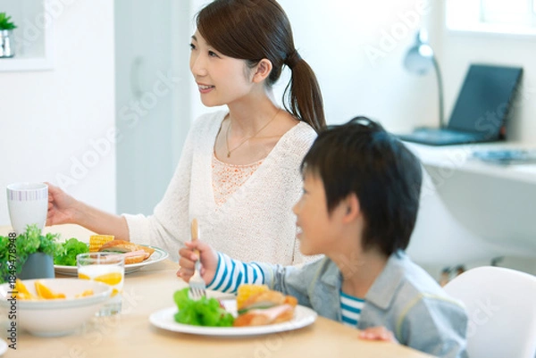 Obraz 朝食を食べる親子