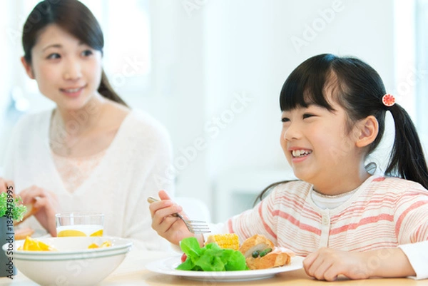 Obraz 朝食を食べる親子