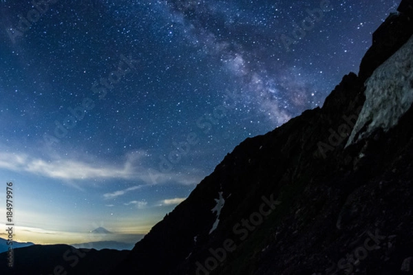 Fototapeta 南アルプス、北岳から富士山・天の川を遠望する、絶景登山、星座