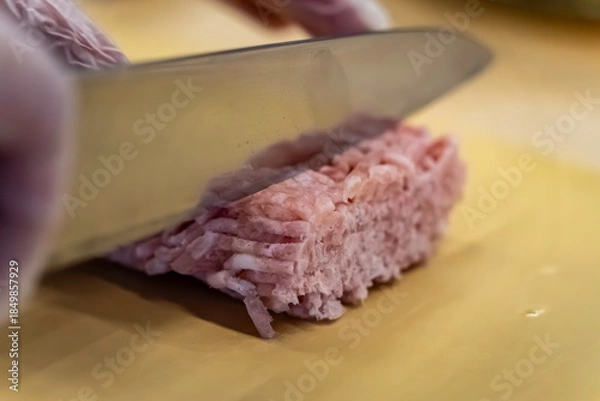 Obraz 挽き肉を切る