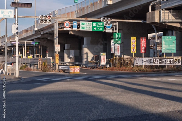 Obraz 大阪の交通要衝・阪和自動車道「松原IC」上り入口の道路風景とインフラ資料・別所交差点