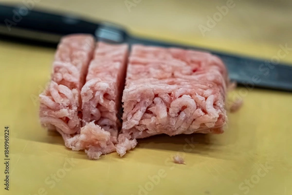 Obraz 挽き肉を切る
