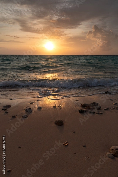 Fototapeta Awesome subset seascape in Maldives Island