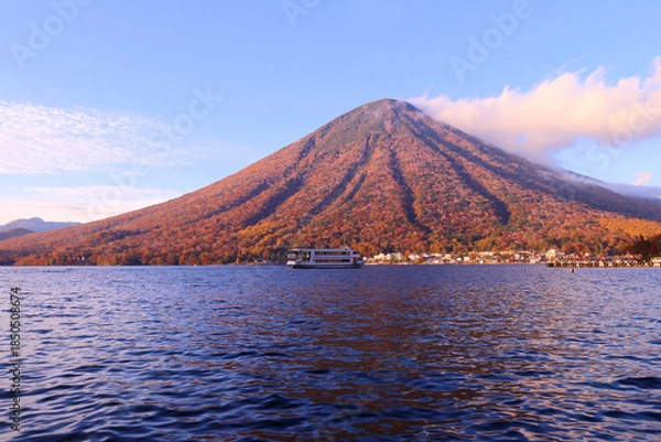 Obraz 奥日光　中禅寺湖から見た男体山
