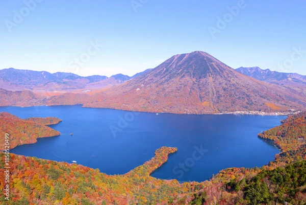 Obraz 奥日光　半月山展望台から見た男体山と中禅寺湖