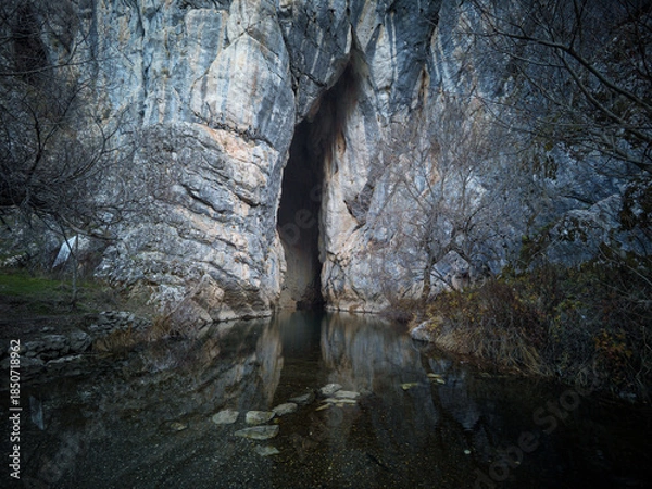Obraz old cave, Suluin, Derebucak.