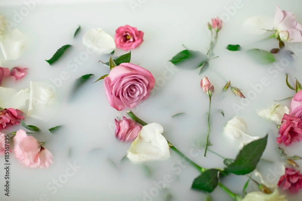 Fototapeta Milk in bath with roses