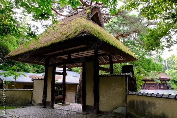 Obraz 伊賀上野城にある俳聖殿の門　三重県
