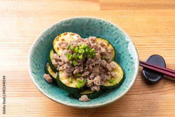 Obraz ズッキーニと豚ひき肉の塩こうじ炒め