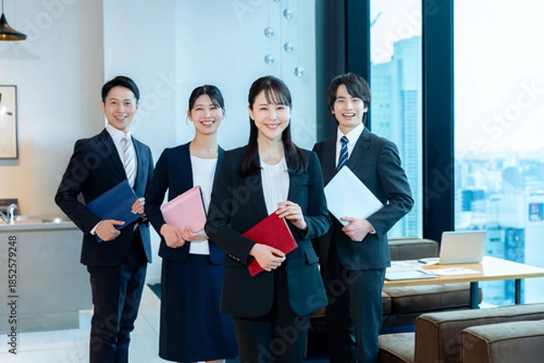 Obraz オフィスで働くビジネスパーソン