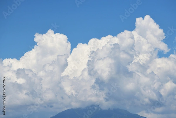 Fototapeta 空に広がる白い雲