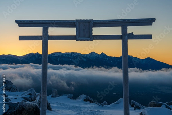 Obraz 冬の霧ケ峰高原車山山頂から夜明けの富士山