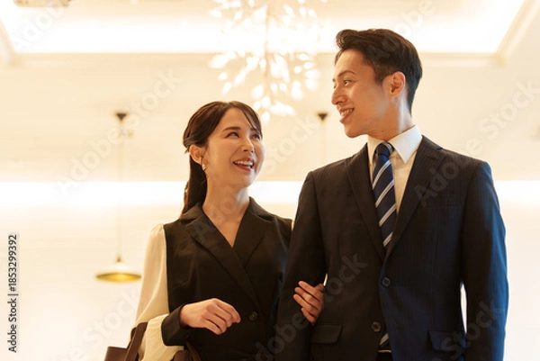 Obraz カップル　夫婦　デート　エスコート